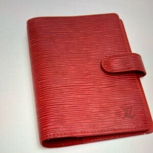 Louis Vuitton Agenda PM Red Epi
Leather Agenda Cover
Condition: Great